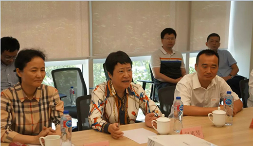 上海市青浦区区委书记赵惠琴带队光临jxf吉祥坊调研